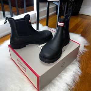 HUNTER Commando Chelsea Boots